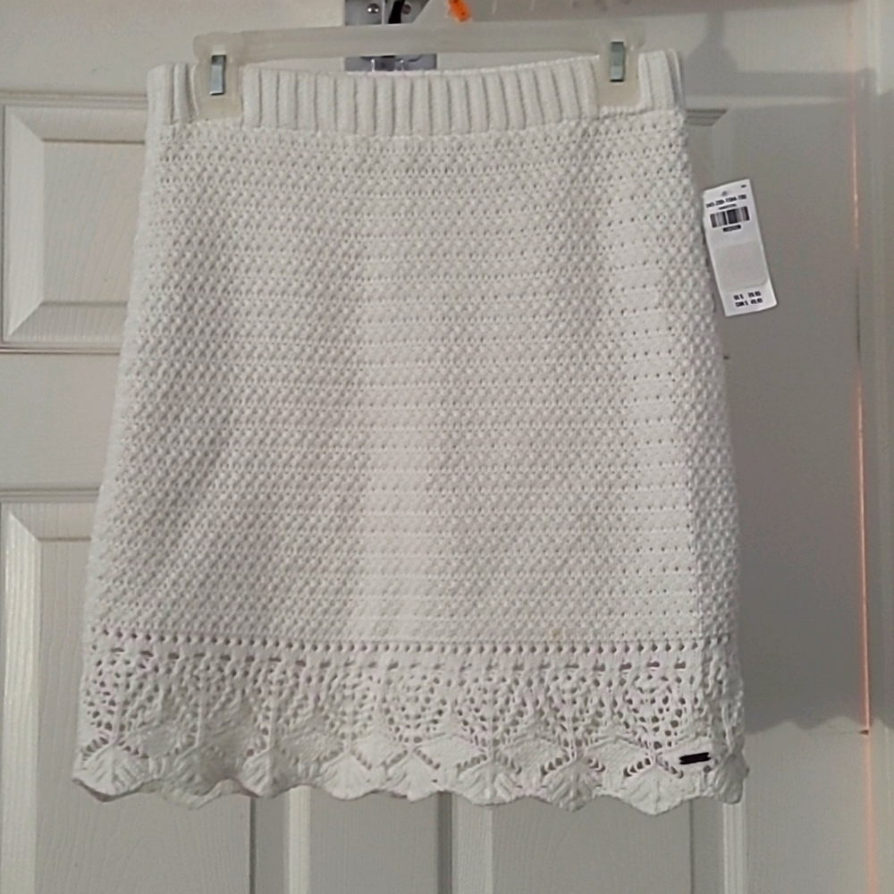 Hollister knit skirt, white. Elastic waist